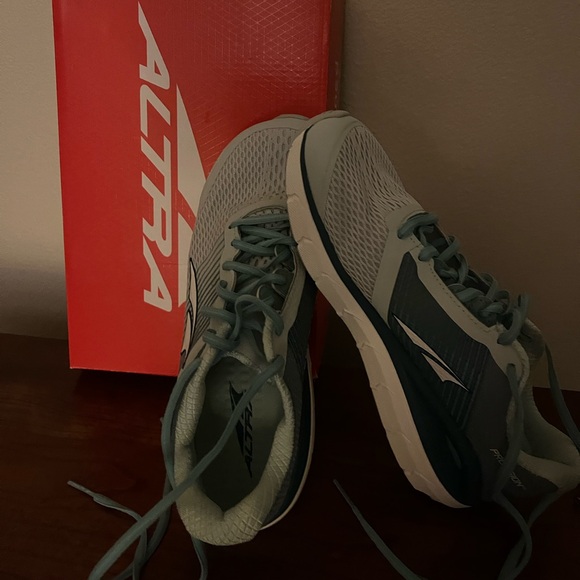 NIB Altra Women’s Provision 4 running shoes size 8. - Picture 1 of 3